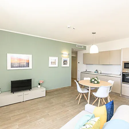 Real Italian Estate - Sunrise Apartment