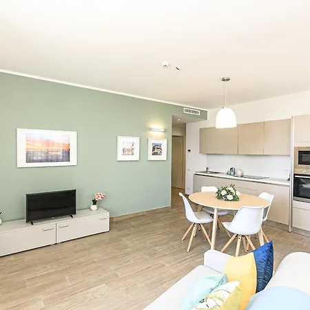 Real Italian Estate - Sunrise Apartment